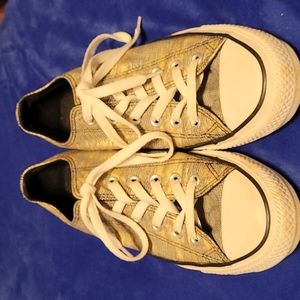 Converse size 8 low tops